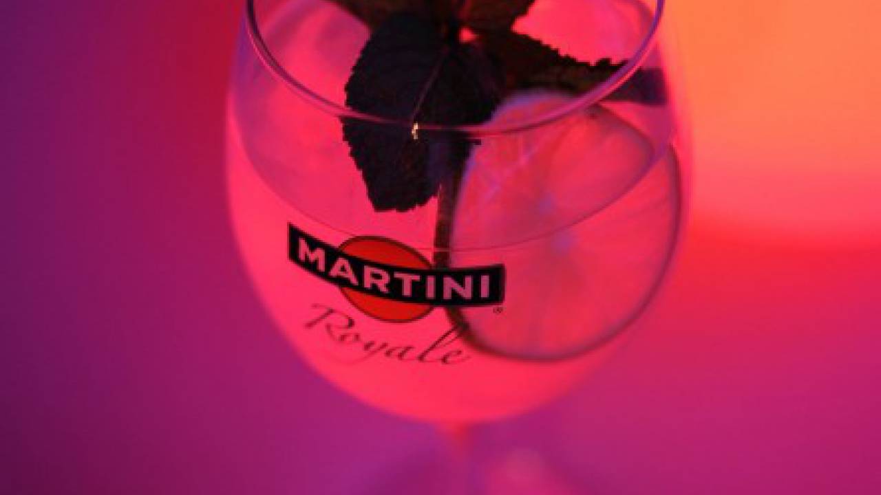 Martini Royale – drink, który króluje na salonach
